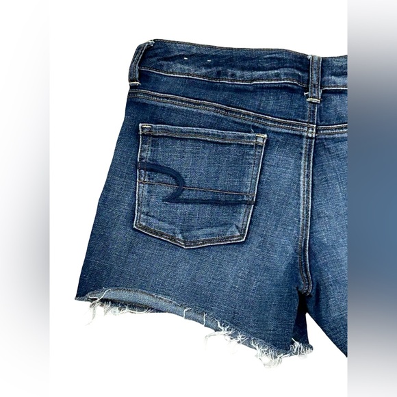 American Eagle Denim Shorts Women Size 8 Super Stretch Raw Hem Blue Distressed - Picture 6 of 10